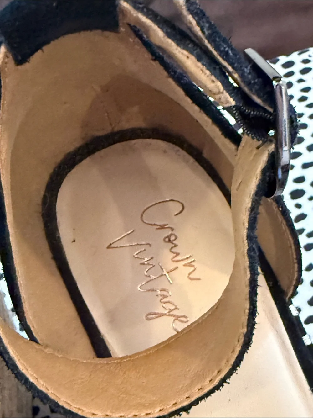 Crown stylish upper casual